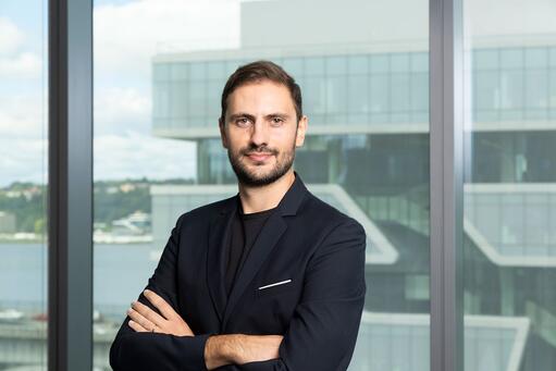Dante Donati, Instructor in Business