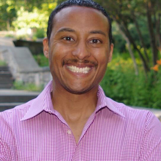 This Alumnus Helps Hundreds of Underserved NYC Students Get into College
